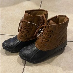 Steven Madden youth size 2 duck boots new